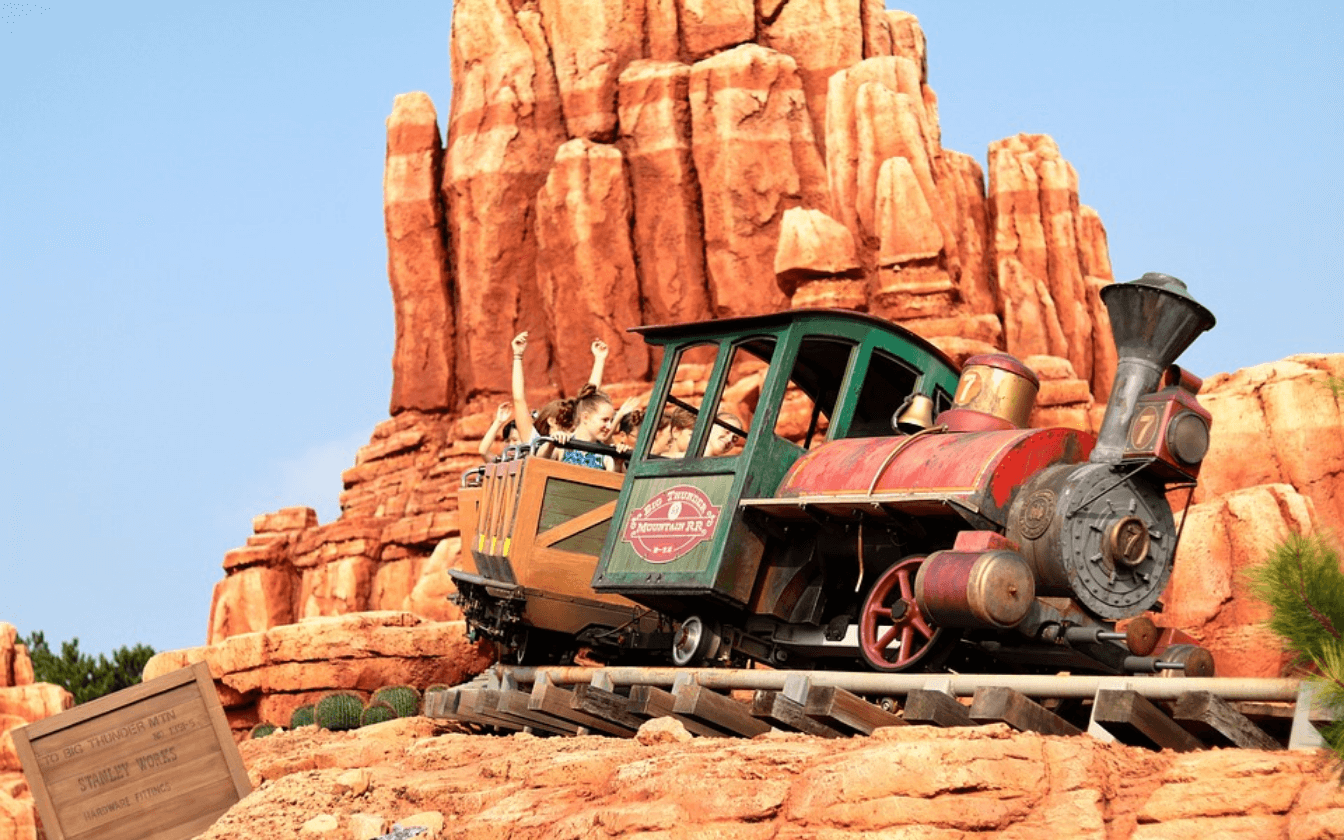 You Can Now Experience Disneyland Rides For FREE From Your Sofa!