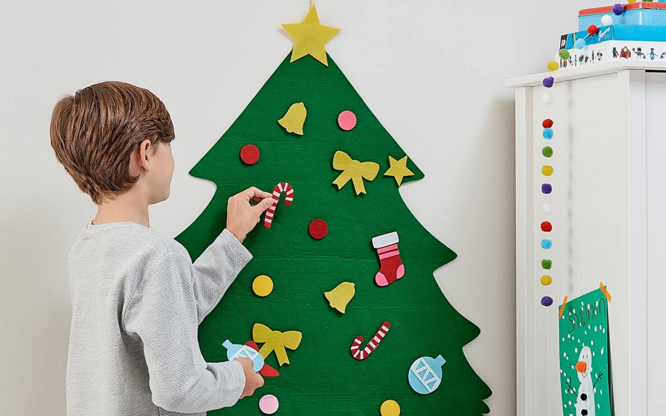 They'll Love Decorating Their Own Felt Christmas Tree