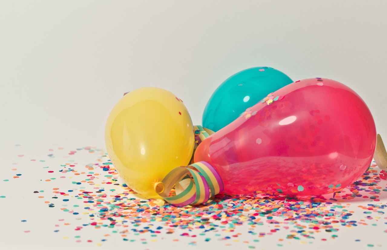 balloons-birthday-bright-796606.jpg