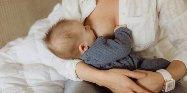 AITA: Gave Breastfed Baby a Bottle Without Asking Mum