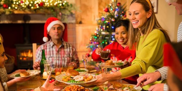 family-christmas-dinner-cover-image