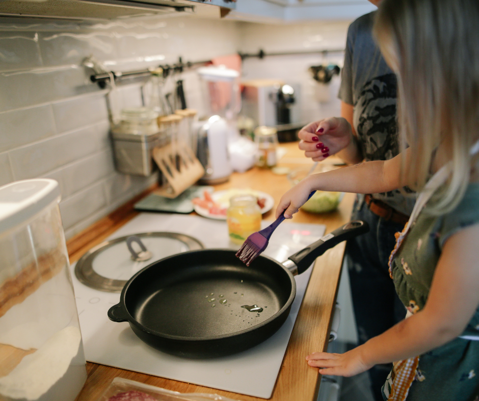 girl-cooking