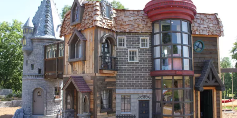 Check Out This Incredible Harry Potter Inspired Playhouse!