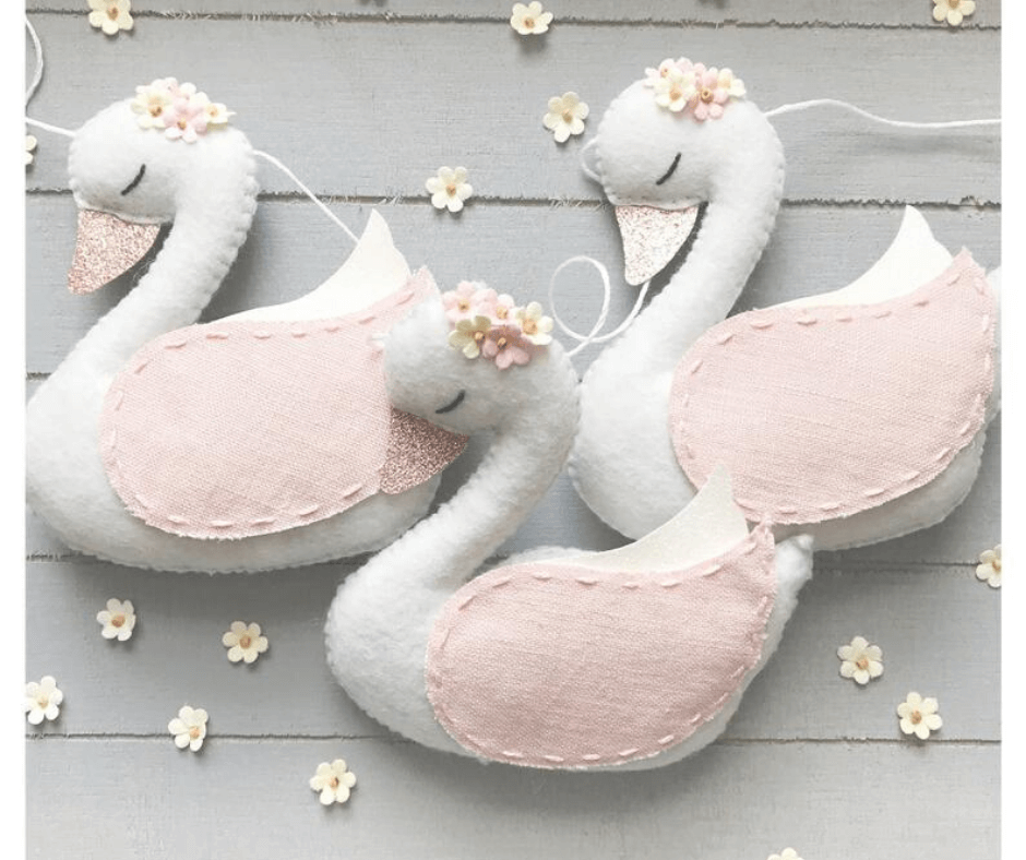 swan garland