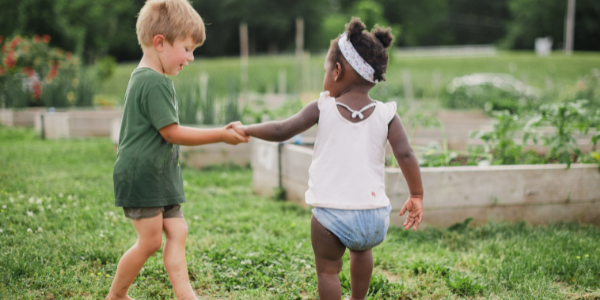 How to Help your Toddler Develop Friendships