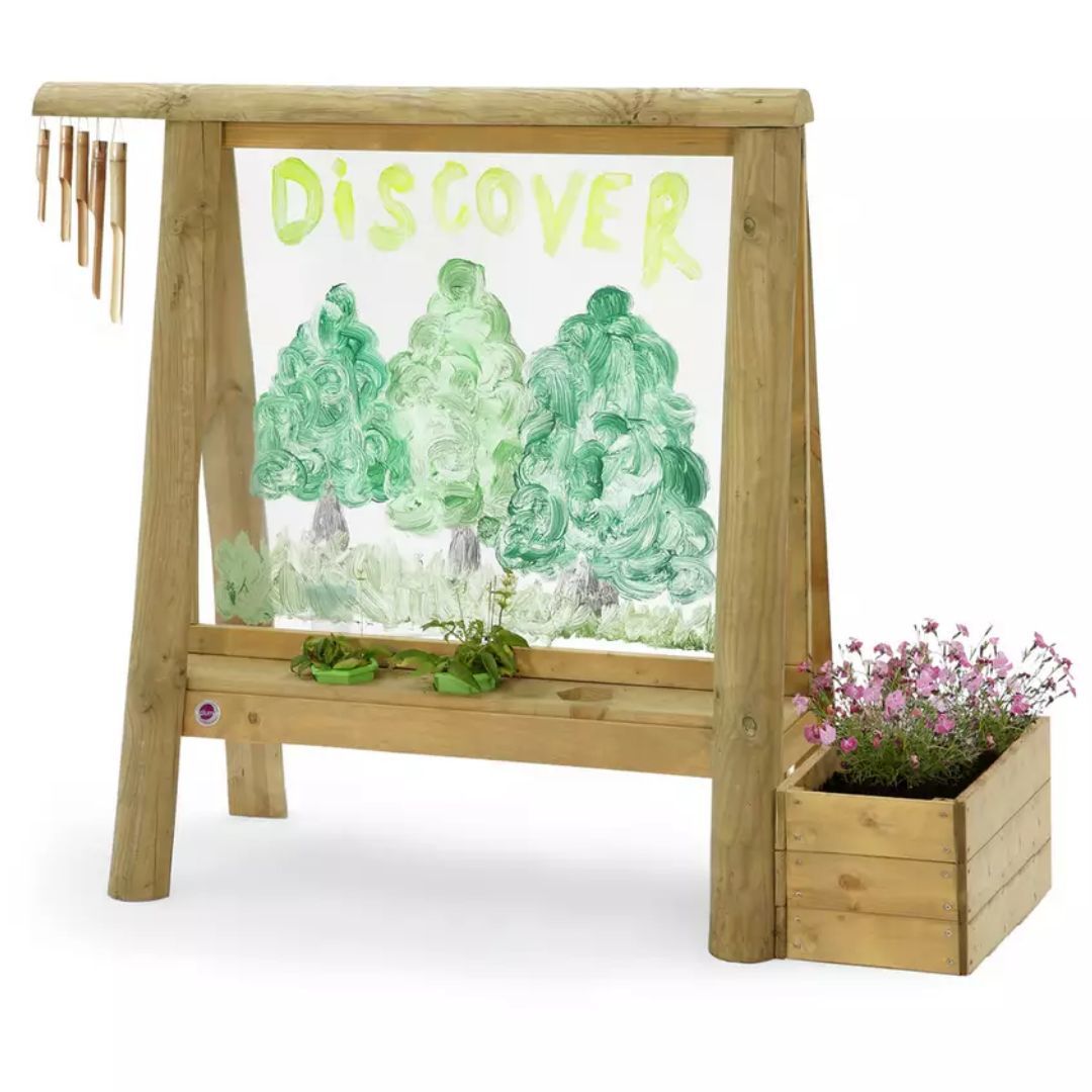 outdoor-wooden-easel